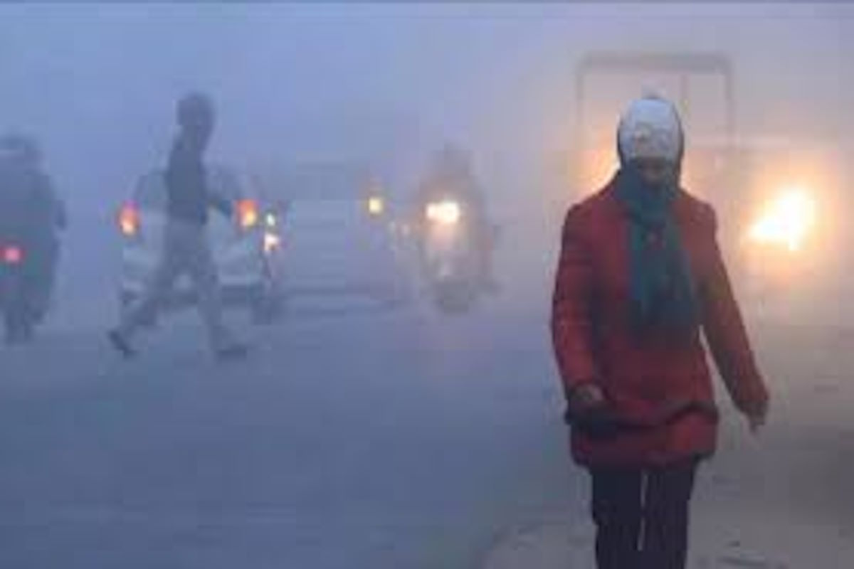 Weather : उत्तर भारत में कोहरा और ठंड का कहर, Delhi-NCR में विजिबिलटी शून्य,  उत्तराखंड में बारिश-बर्फबारी का अलर्ट