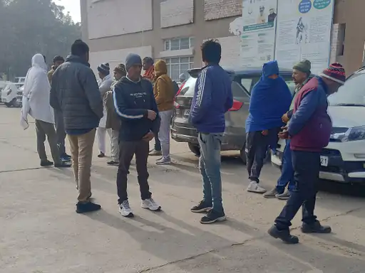 Bhiwani: जमीन विवाद में युवक की हत्या, ट्रैक्टर से कुचलकर मौत, परिजनों ने अस्पताल में की मृत घोषित 3 4466885b c5e1 42f1 8bf0 cb9c28c9ee03 1735903801536