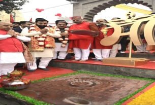 धर्मक्षेत्र Kurukshetra में भव्य शिलान्यास: 51 फुट ऊंची 'मां' शब्दाक्षर की संरचना