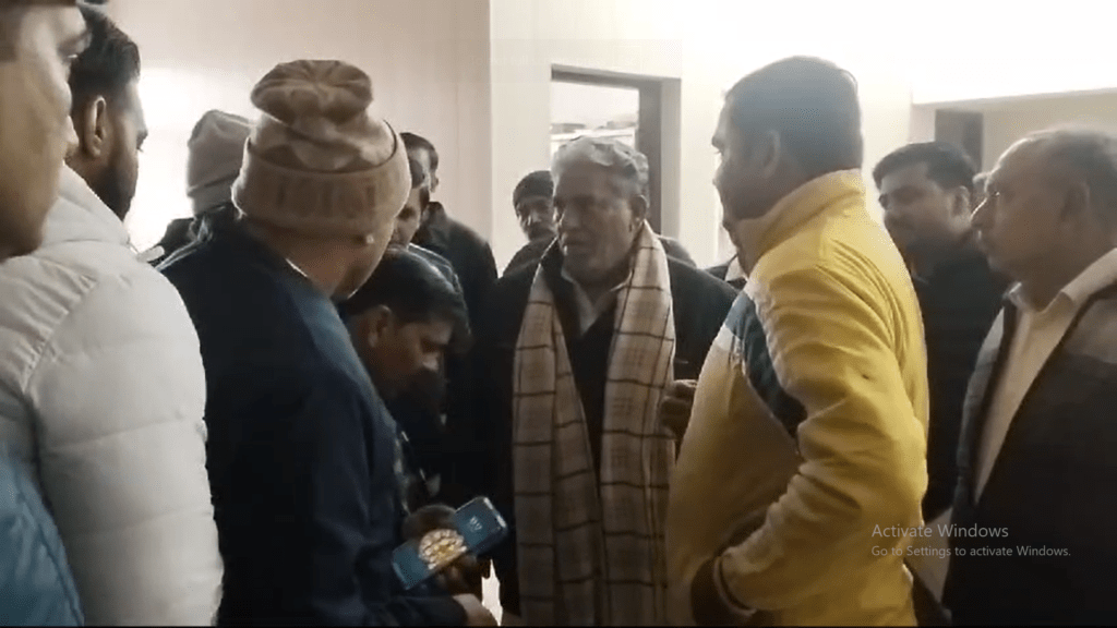 पानीपत में BDPO कार्यालय में भ्रष्टाचार का खुलासा! पंचायत मंत्री कृष्ण लाल पंवार ने की कड़ी कार्रवाई, 23 लाख की गड़बड़ी का किया पर्दाफाश 2 Screenshot 3464