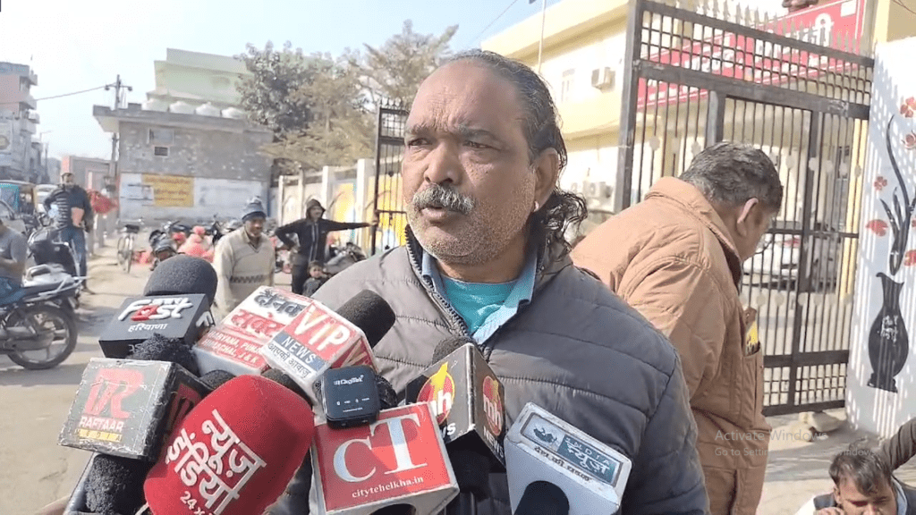 Bhiwani में सफाई कर्मचारियों की बगावत, 18 सूत्रीय मांगों पर सरकार को दिया अल्टीमेटम, बड़े आंदोलन की चेतावनी 2 Screenshot 3640