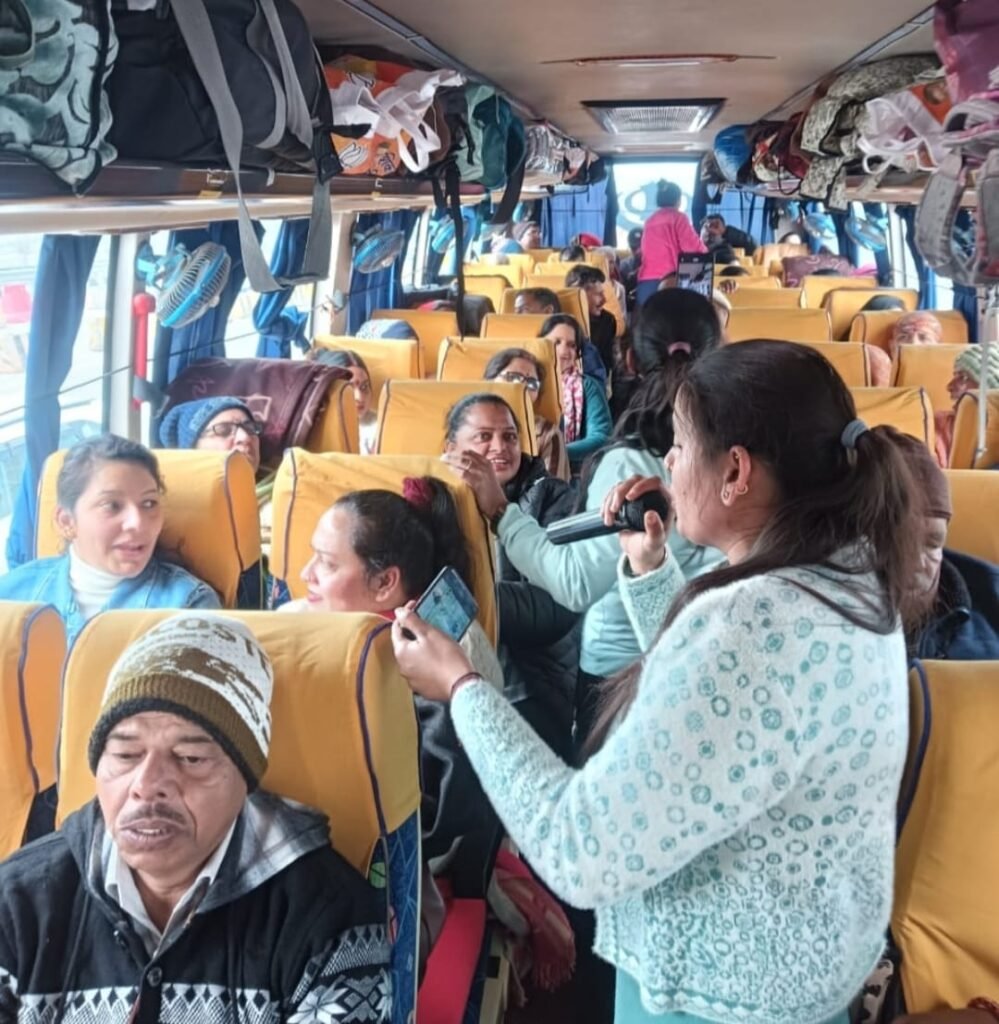 महाकुंभ यात्रा के लिए समालखा से रवाना हुई पहली निःशुल्क बस 2 WhatsApp Image 2025 01 17 at 5.03.43 PM 2
