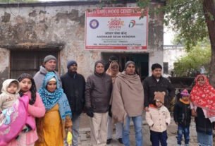 Local people protested against the Aadhar Seva Kendra of Samalkha, met the secretary demanding improvement
