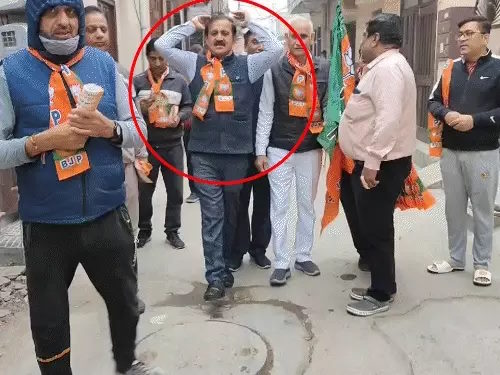 हरियाणा में BJP पार्षद के पति पर आचार संहिता उल्लंघन का आरोप, चुनाव आयोग से शिकायत