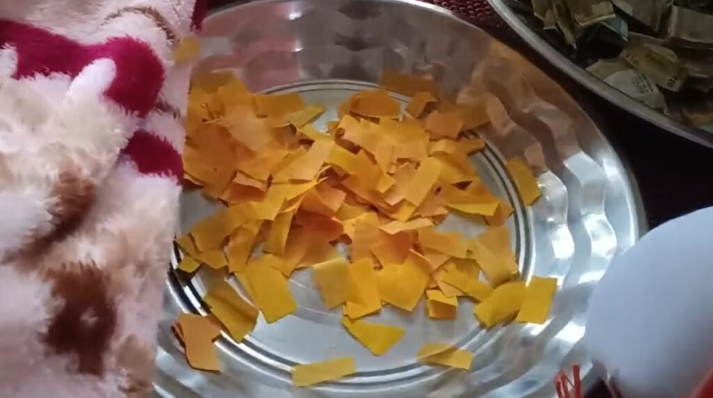 Panipat चुलकाना धाम में बसंत पंचमी पर मची धूम, भक्तों का उमड़ा जन सैलाब, भेंट में बांटी जा रही भक्तों को अनमोल चीज 2 CHULKANA DHAM4