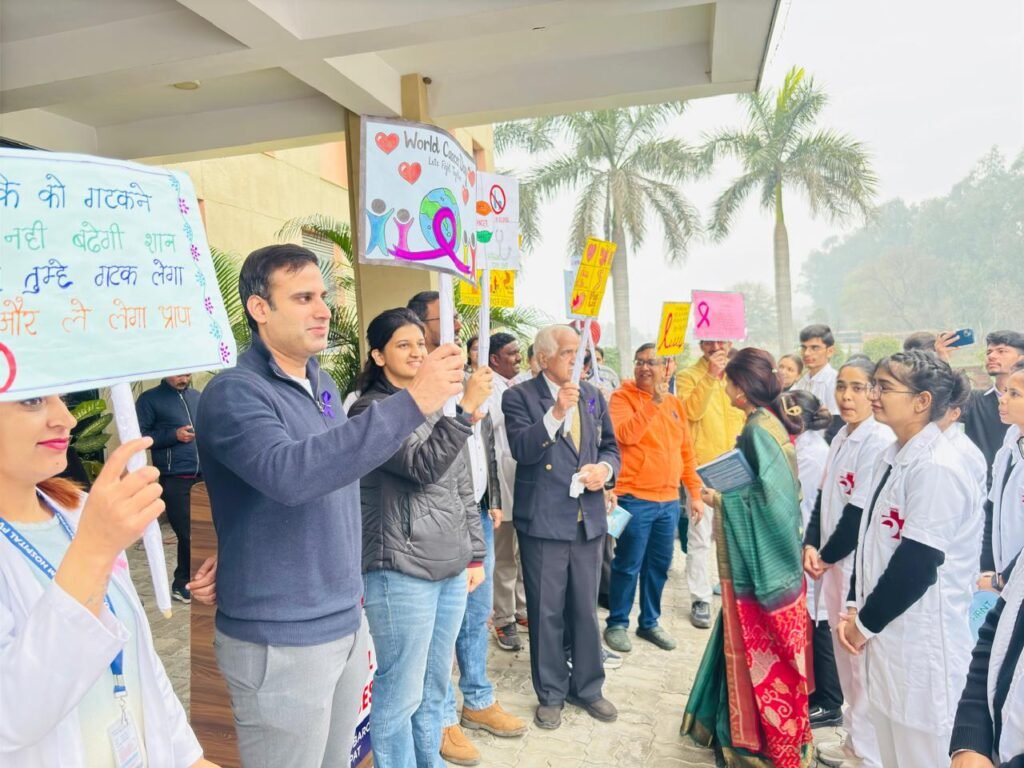 Panipat में विश्व कैंसर दिवस पर जागरूकता रैली का आयोजन, डॉ. प्रेम कैंसर अस्पताल ने कैंसर के लक्षणों और बचाव पर दिया महत्वपूर्ण संदेश 3 WhatsApp Image 2025 02 05 at 11.28.07 AM