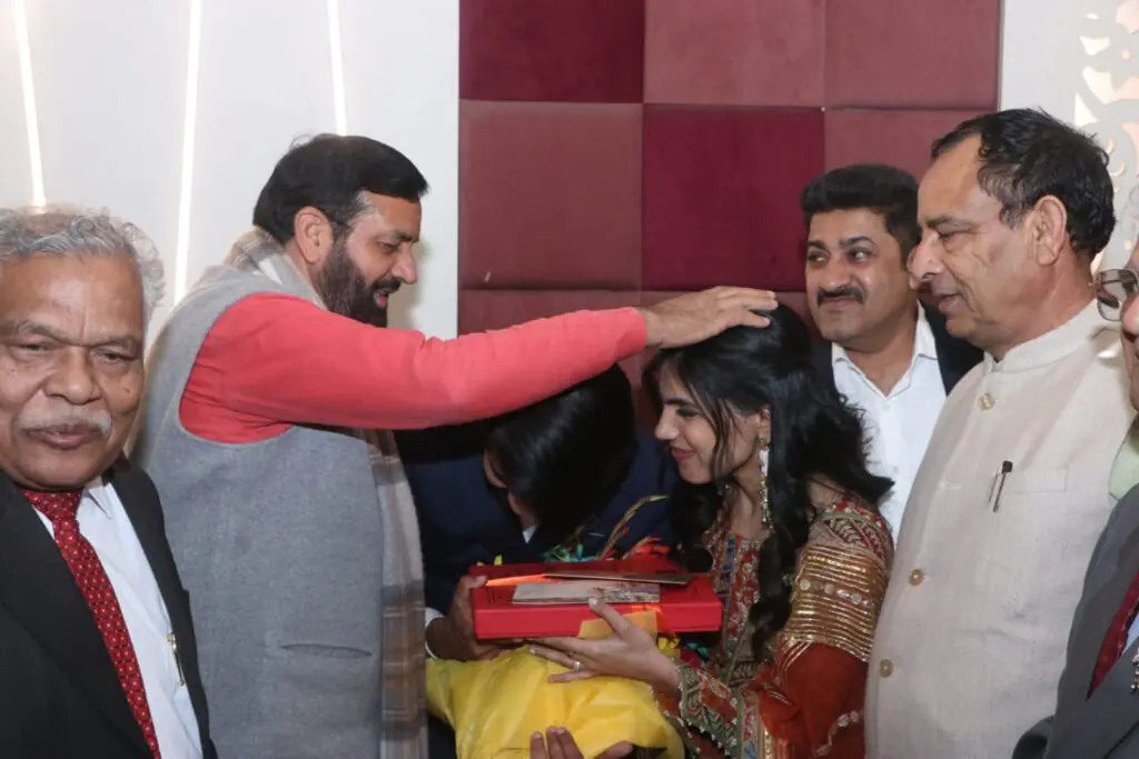 Panipat: CM नायब सैनी ने BJP नेता डॉ. अर्चना गुप्ता के पुत्र अविरल गुप्ता के शादी समारोह में पहुंचकर आशीर्वाद दिया 4 a19da12e f7fc 48e2 82ea 128d385c7e97