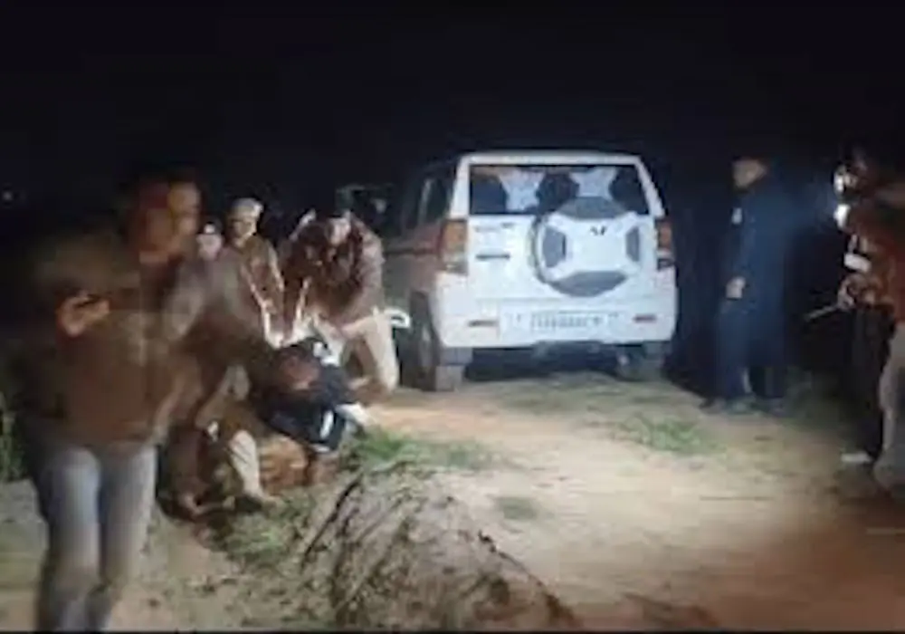 Firing in Yamunanagar: A young man sitting in a car shot himself to escape from the police