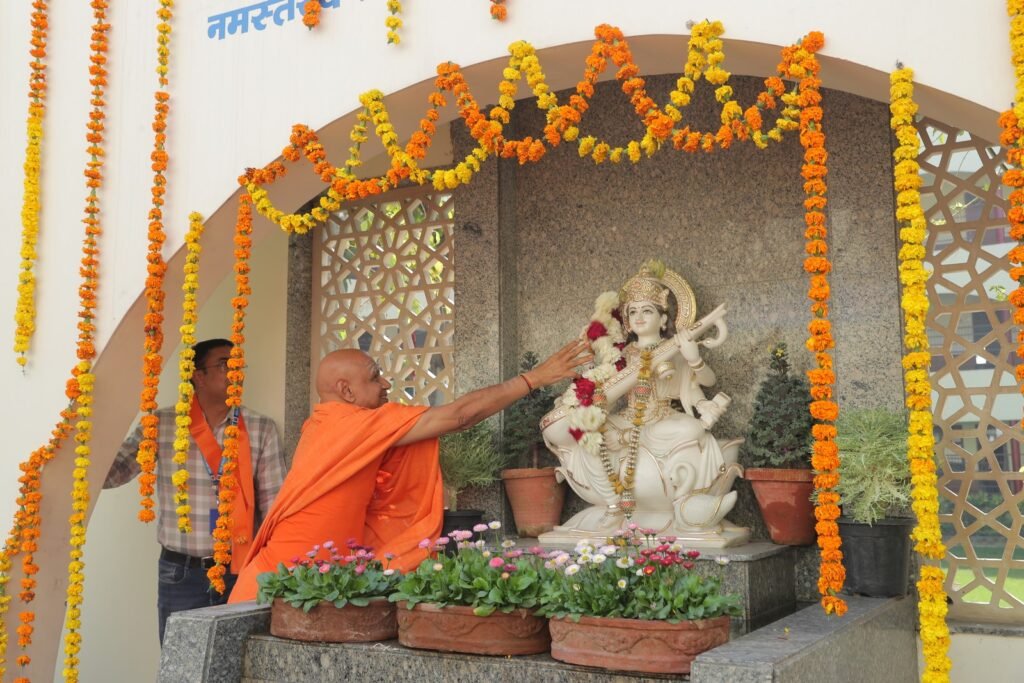SD PG कॉलेज Panipat में स्वामी श्री गोविंददेव गिरी जी महाराज का आगमन, दी आशीर्वचन 4 WhatsApp Image 2025 03 04 at 3.45.35 PM 1