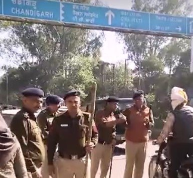 Chandigarh में किसानों ने मचाया बवाल, मान के खिलाफ विरोध प्रदर्शन, सीमाओं पर भारी पुलिस बल तैनात 3 chd3