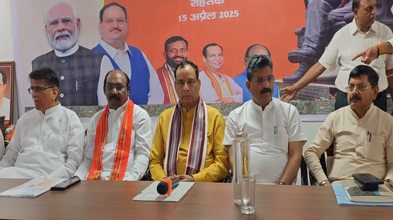 “1984 के सिख दंगों को दोहरा रही ममता बनर्जी” – BJP नेता लाल सिंह आर्य का आरोप