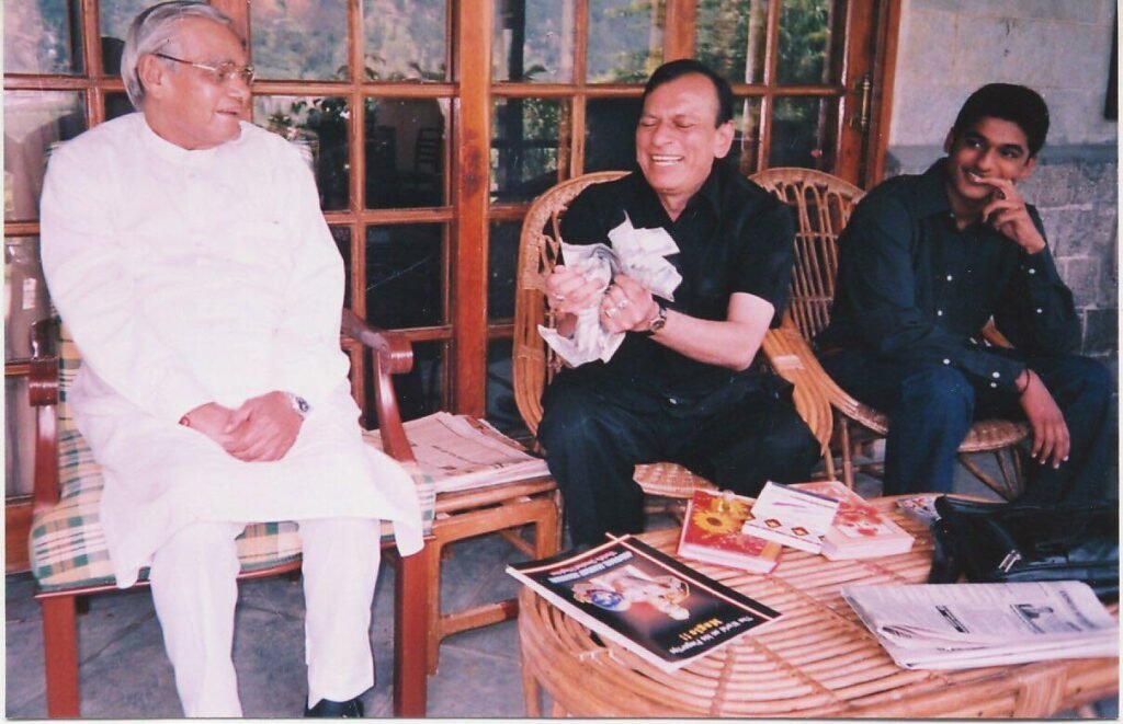 जादू के जरिये समाज सेवा कर रहे हैं सम्राट शंकर 4 WhatsApp Image 2025 05 20 at 12.23.39 3