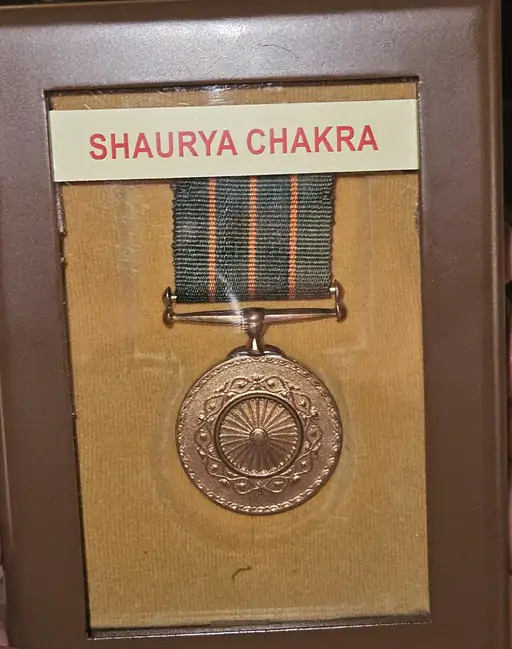 हरियाणा के शहीद मेजर आशीष को मरणोपरांत शौर्य चक्र, मां को गले लगाकर राष्ट्रपति ने दी सांत्वना 5 whatsapp image 2025 05 22 at 223817 2 1747959365
