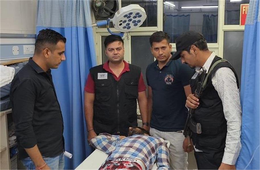 देर रात STF और बदमाशों में मुठभेड़, एक घायल, 3 पकड़े , हथियार व कारतूस किए बरामद 2 2025 6image 08 43 474095977qw ll