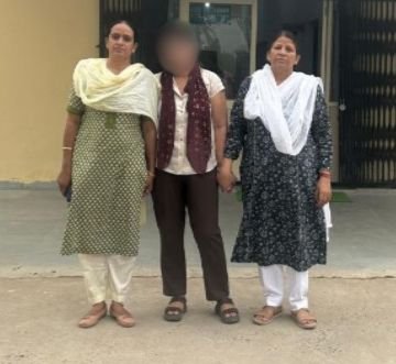एसीबी का एक्शन: हरियाणा में दो रिश्वतखोर सरकारी अफसर रंगे हाथों गिरफ्तार 2 WhatsApp Image 2025 06 02 at 19.23.42