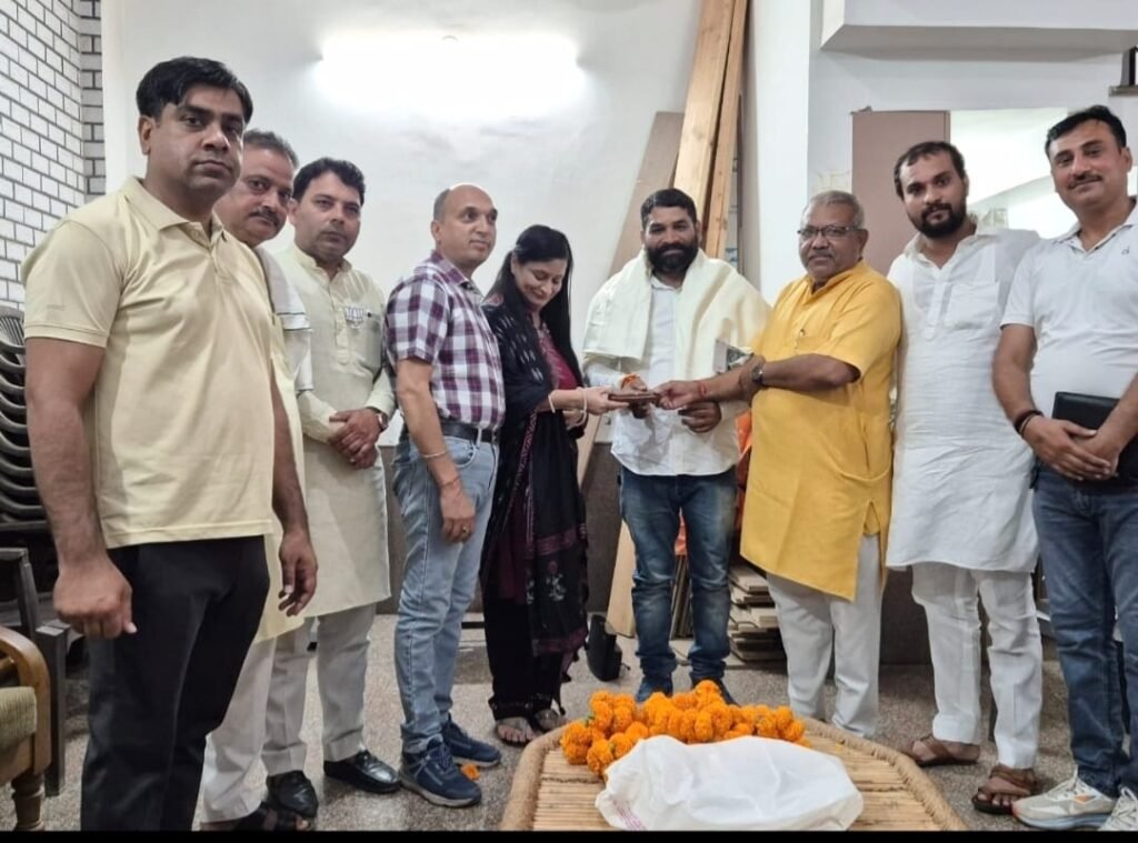 समालखा में 'मन की बात' के बाद पौधारोपण, कार्यकर्ताओं का हुआ सम्मान 3 WhatsApp Image 2025 06 30 at 17.12.20