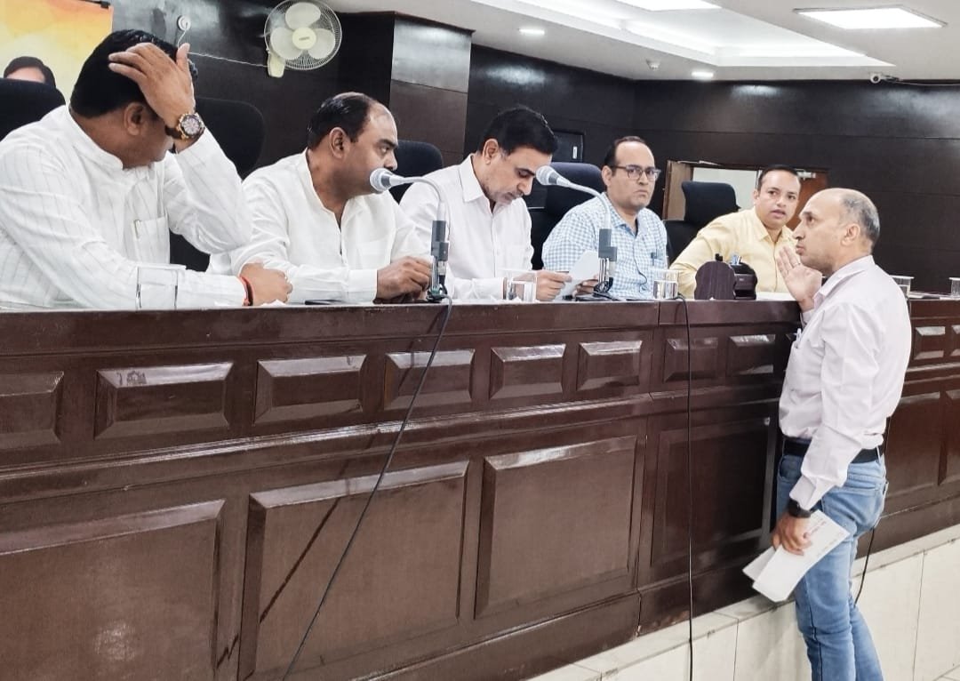 100 गज की रजिस्ट्री, लेकिन इंतकाल में दिखा 30 गज