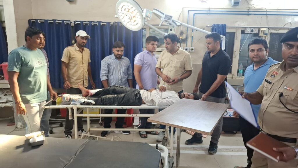 सोनीपत: केएमपी एक्सप्रेसवे लूटकांड का सरगना पुलिस मुठभेड़ में घायल, घायल बदमाश को पुलिस द्वारा गिरफ्तार कर लिया गया है 4 WhatsApp Image 2025 07 20 at 08.41.53