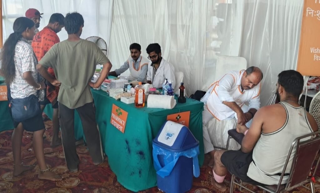 विश्व मानव रूहानी केंद्र का सेवा संगम: सैकड़ों शिवभक्तों की सेवा में जुटी संस्था, सनौली में कांवड़ियों के लिए भव्य मेडिकल शिविर और भंडारा 2 WhatsApp Image 2025 07 22 at 15.08.44