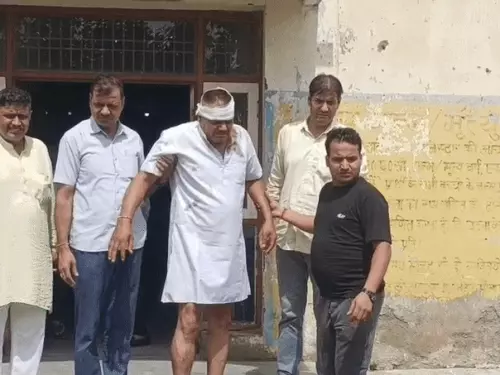 पिस्तौल की नोक पर सुनार से दिनदहाड़े 500 ग्राम सोना और 5 किलो चांदी लूट ले गए बाइक सवार 3 ezgif 225e8cb277c537 1751886539