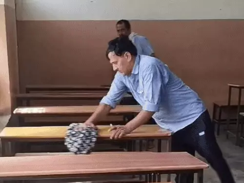 Live: हरियाणा CET का पहला दिन: 6.70 लाख ने दी परीक्षा, सुबह की शिफ्ट कठिन, शाम की आसान ! 2 महिलाओं की मौत 10 ezgif 472cd730c0f1de 1753441580