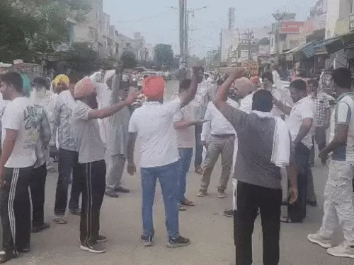 हरियाणा में खाद न मिलने पर बवाल: किसानों ने कृषि अधिकारी को बनाया बंधक, जाम लगाया 5 ezgifcom optimize 2025 07 17t154033556 1752747044