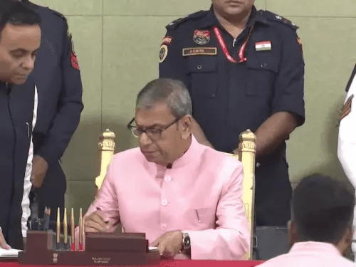 प्रो. असीम घोष ने अंग्रेजी में ली हरियाणा के 19वें राज्यपाल के रूप में शपथ, बोले- "हरियाणा की सेवा करना मेरे लिए सम्मान की बात" 4 image 79