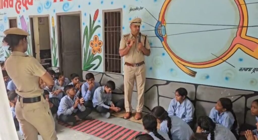 डीएसपी नरेन्द्र कादियान की उपस्थिति में समालखा के छात्रों ने ली नशा मुक्त भारत की शपथ 2 WhatsApp Image 2025 08 18 at 16.57.23