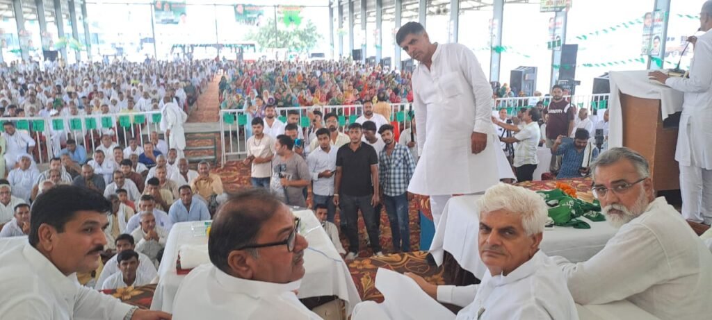 हुड्डा ने ईडी के डर से बनवाई भाजपा सरकार : अभय चौटाला 4 WhatsApp Image 2025 08 29 at 19.00.48