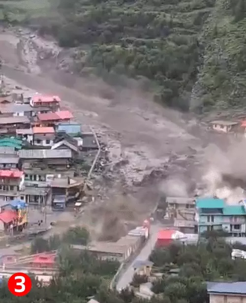 Watch:34 सेकेंड में सबकुछ खत्म, उत्तराखंड के धराली में 4 की मौत, 50 लापता 5 comp 12 20 1754395631