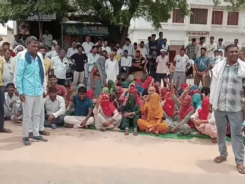 हरियाणा में शिक्षिका की गर्दन काटकर हत्या, हडकंप 2 ezgif 79b65eac0842c2 1755070255