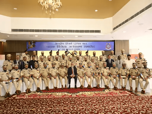 हरियाणा के रिटायर्ड CRPF जवान को मिला जवान को मिला वीरता पदक, नक्सलियों से डटकर लड़े, बच्चों के नाम की सम्मान राशि 4 image 179