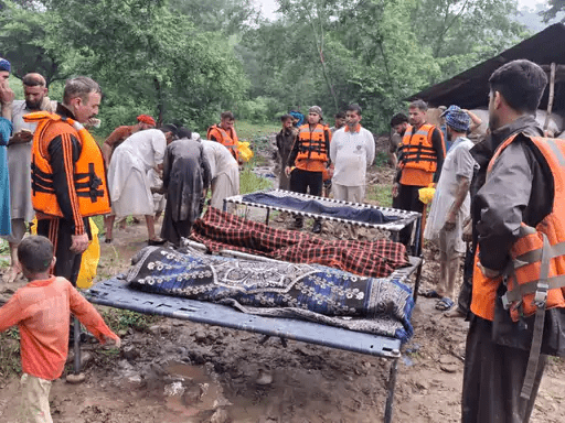 कुदरत ने फिर दिखाया रौद्र रूप, बादल फटने से हुई 4 लोगों की मौत, कई घायल 2 image 84