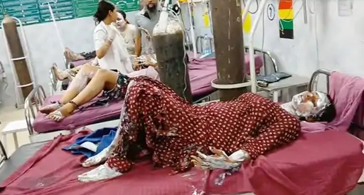 LPG टैंकर ब्लास्ट: 2 की मौत, 30 से ज्यादा झुलसे, कई घर-दुकानें जलीं, होशियारपुर-जालंधर हाईवे बंद 6 whatsapp image 2025 08 23 at 004902 1755890373